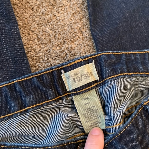 Gap. Like New. Size 10 Curvy fit - Picture 3 of 3